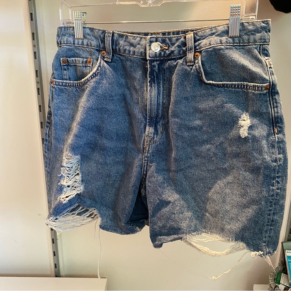 Women’s dark blue denim shorts